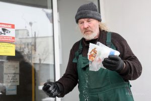 В Нижнем продолжают разгребать последствия снежной стихии