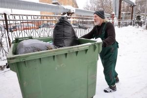В Нижнем продолжают разгребать последствия снежной стихии