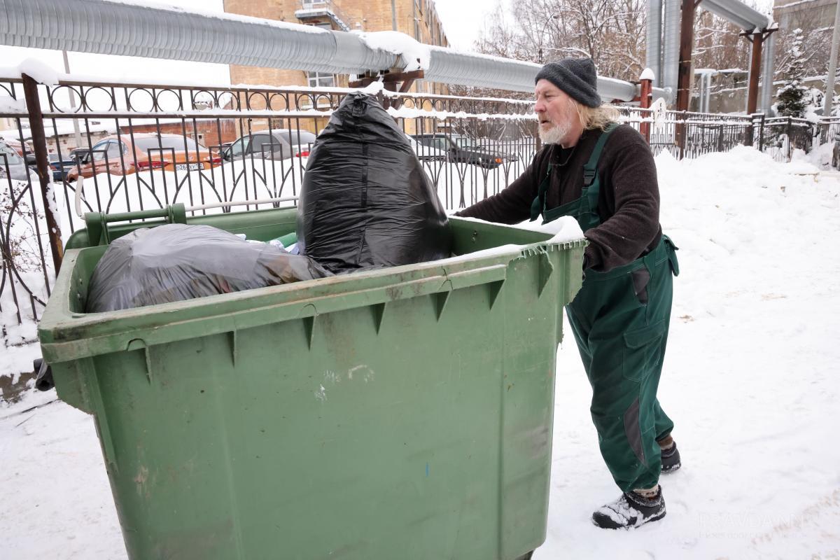 В Нижнем продолжают разгребать последствия снежной стихии