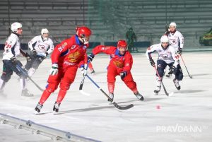 Сборная России по хоккею с мячом обыграла нижегородский «Старт»