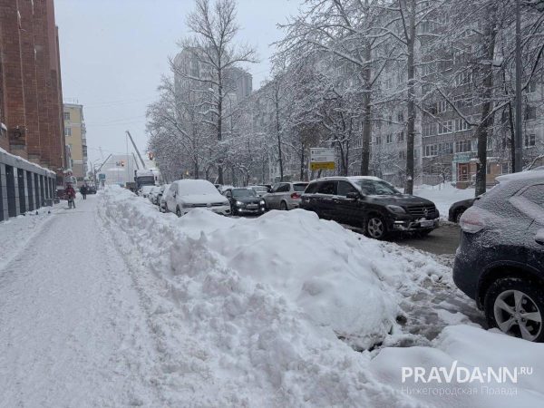 Платные парковки в центре Нижнего Новгорода очистят от снега в ближайшее время