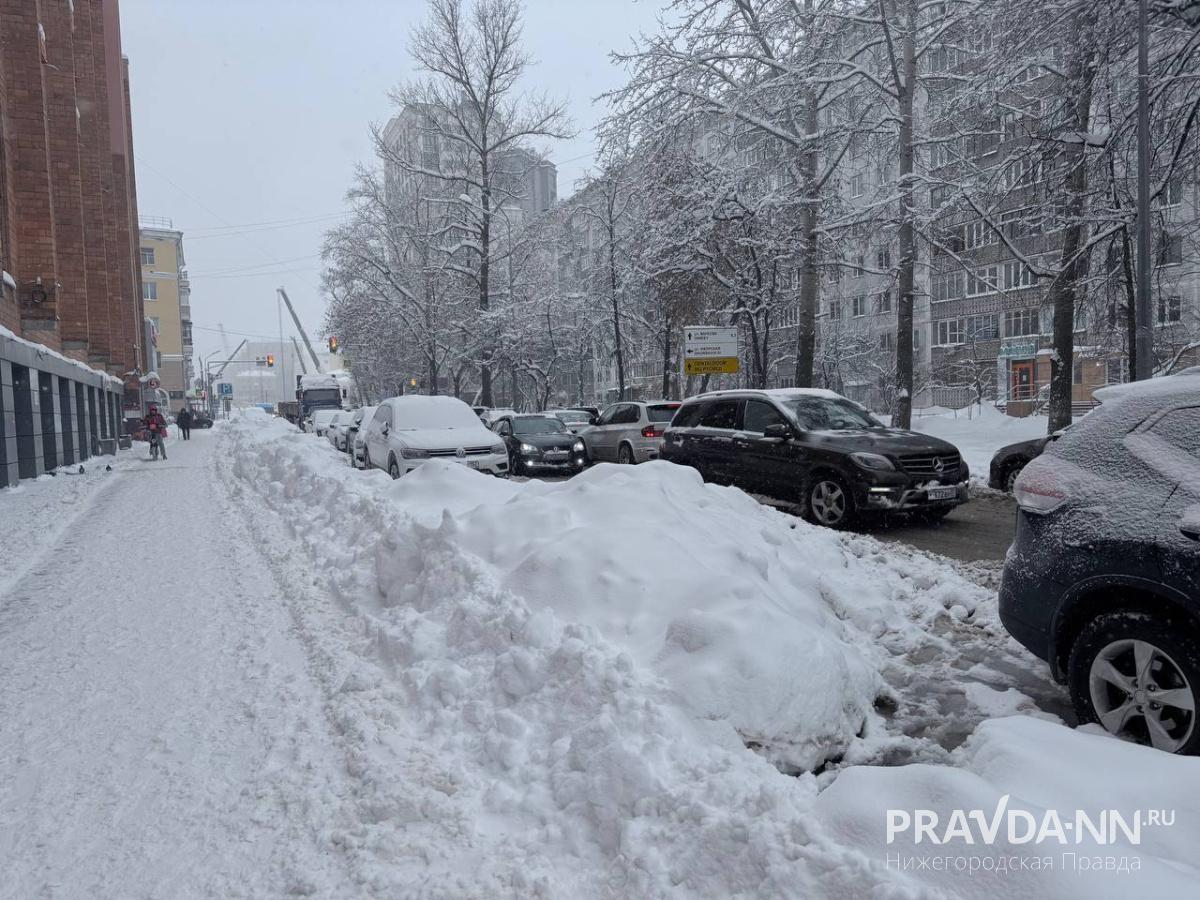 Платные парковки в центре Нижнего Новгорода очистят от снега в ближайшее время