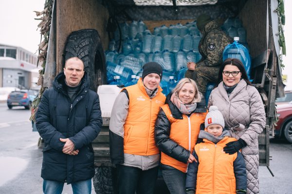 Нижегородские волонтеры передали внедорожник и гумгруз бойцам СВО