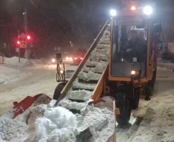 Всю ночь дороги Нижнего Новгорода убирали от&nbsp;снега