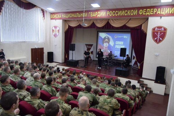 Около 800 военнослужащих посетили концерты ко Дню защитника Отечества