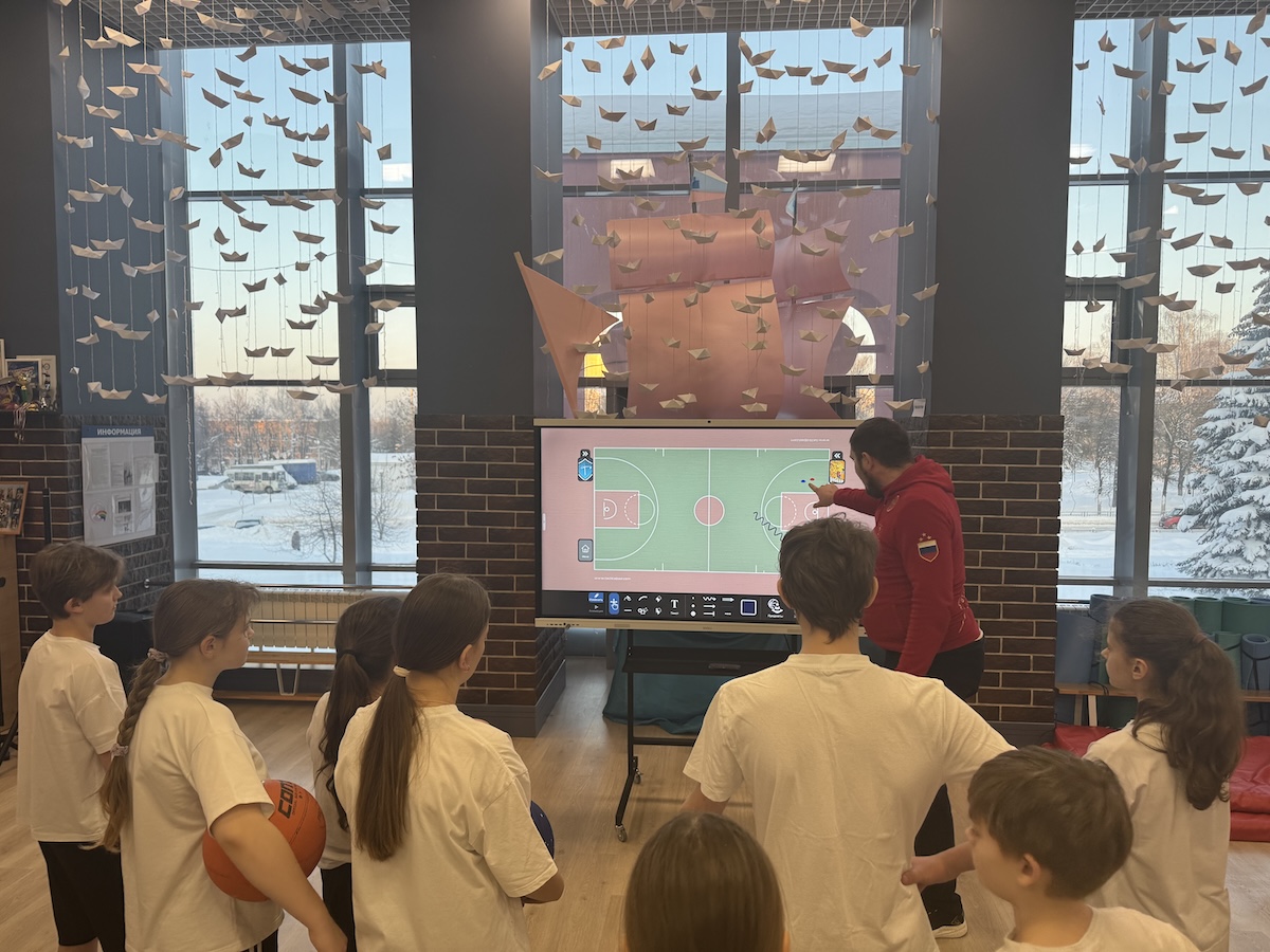 Новая интерактивная панель от ЛУКОЙЛа