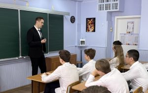 Нижегородским школьникам рассказали об использовании ИИ в учебном процессе
