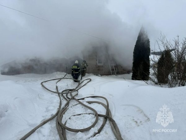 Двое детей погибли на пожаре в частном доме в Лысковском округе