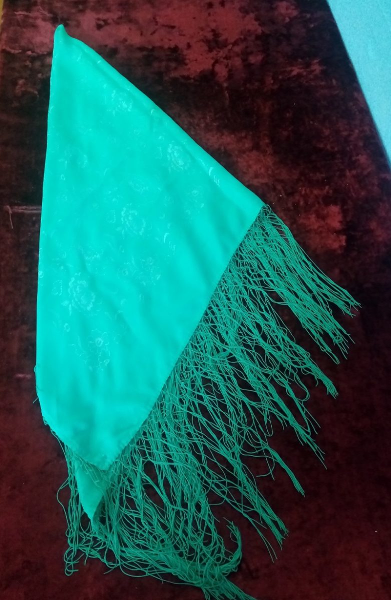 В Доме культуры платки хранят как дорогую реликвию