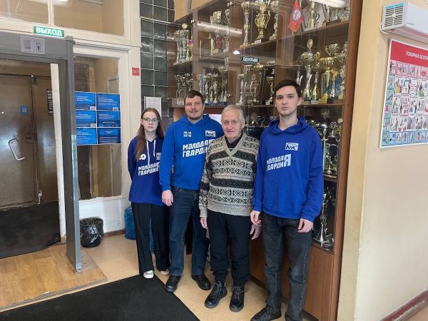 Молодогвардейцы и легендарный наставник обсудили, как растить новых чемпионов