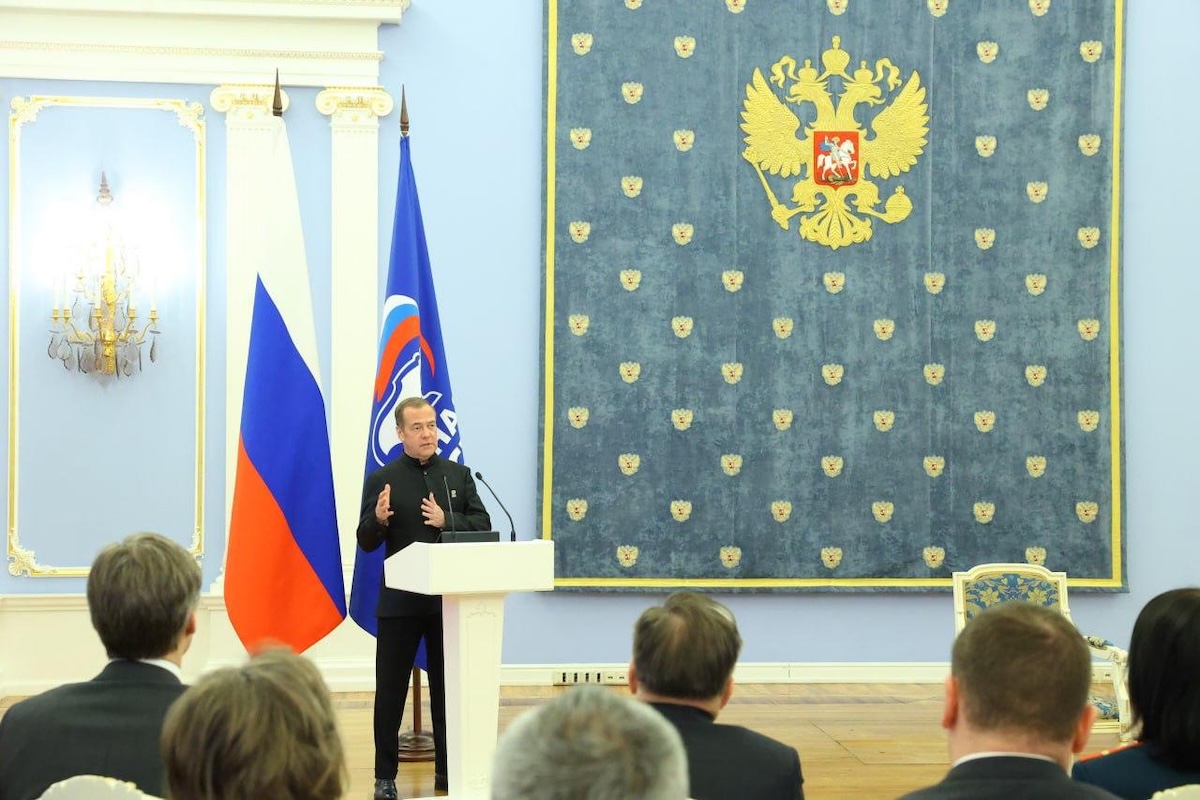 Председатель ЕР Дмитрий Медведев провел встречу с экспертами