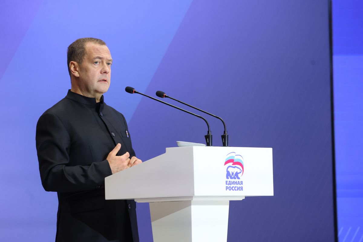 Дмитрий Медведев сообщил, что партия решила сконцентрироваться на промышленности и технологическом суверенитете