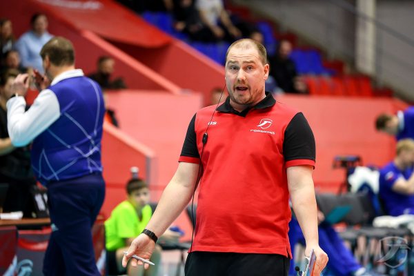 Волейболисты «Горького» в Самаре уступили клубу «Нова»