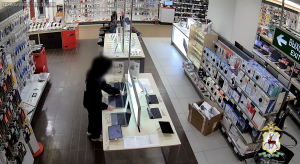 16-летний нижегородец обокрал магазины цифровой техники на 800 000 рублей