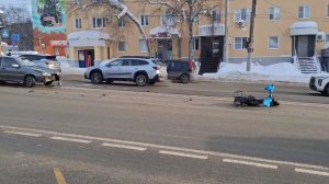 18-летний водитель «Лады» сбил курьера на электровелосипеде на улице Ванеева