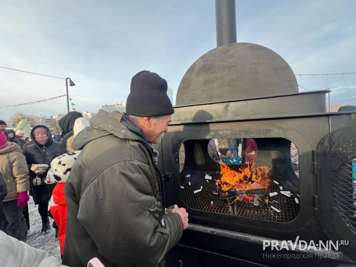 Опубликованы фотографии масленичных гуляний на Нижегородской ярмарке
