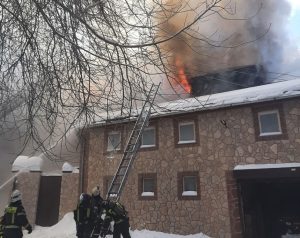 Опубликованы фотографии с места пожара на Ильинской улице