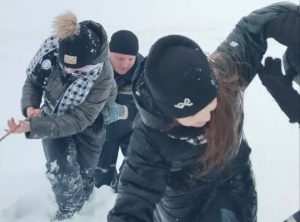 Двух школьниц, которые спустились на берег и не смогли подняться, спасли на&nbsp;Оке