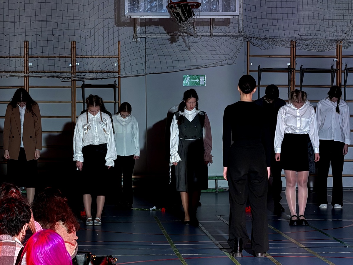 Проект открылся премьерой студенческой театральной постановки «Детям Беслана»