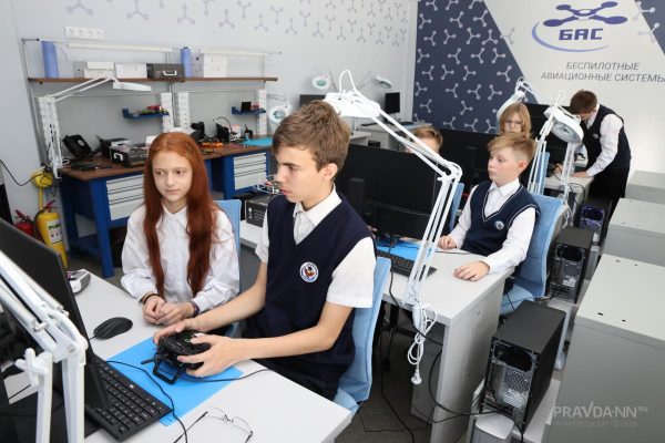 Министр образования Пучков напомнил, за что в школах не имеют права брать деньги