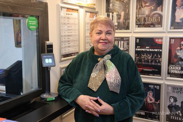 «У меня никто не уходит без билетов»: один день театрального кассира
