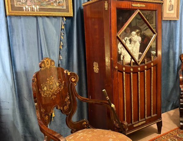 В Усадьбе Рукавишниковых открылась выставка «По Высочайшим указаниям»