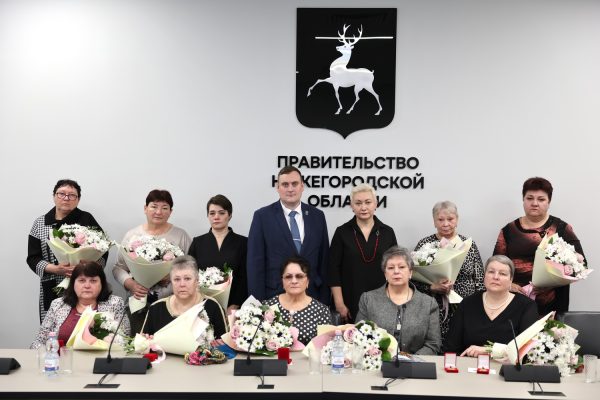 Знак «Признание» вручили 10 нижегородским матерям воинов СВО
