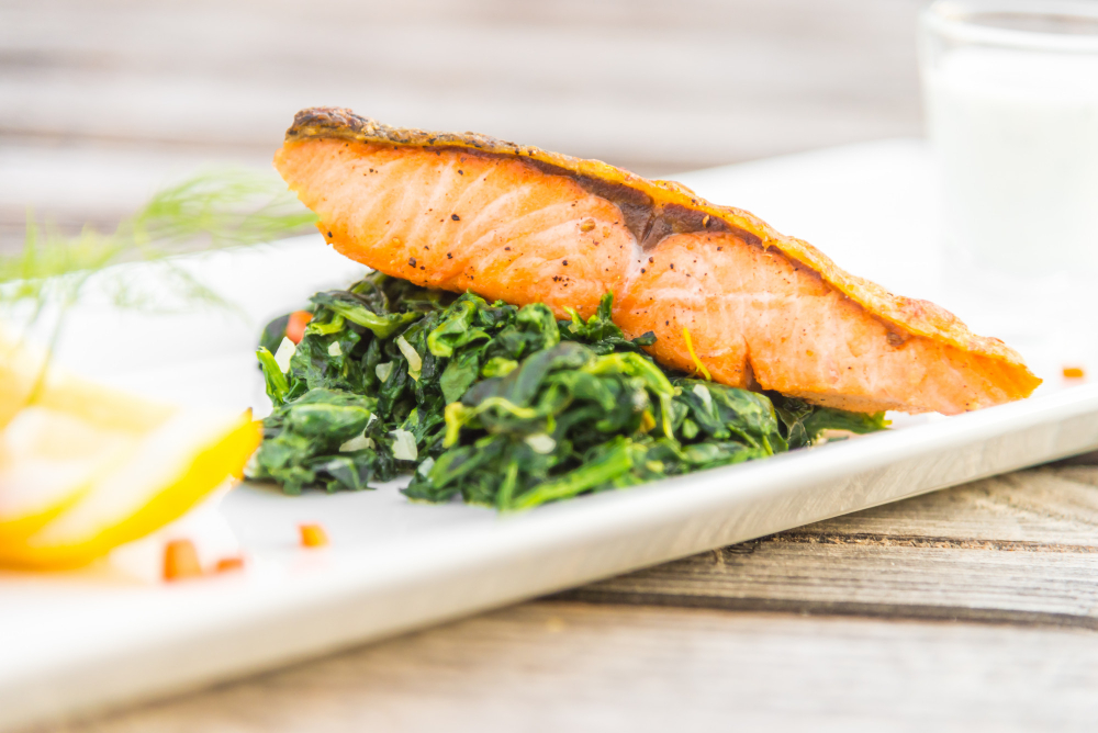 Офтальмолог Гозиев назвал продукты, которые реально защищают зрение