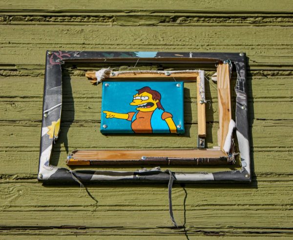 Новый арт-объект появился на фасаде старинного дома на Студёной улице