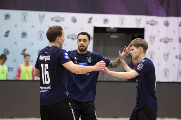 Волевую победу над «Кристаллом» одержали футзалисты «Торпедо»