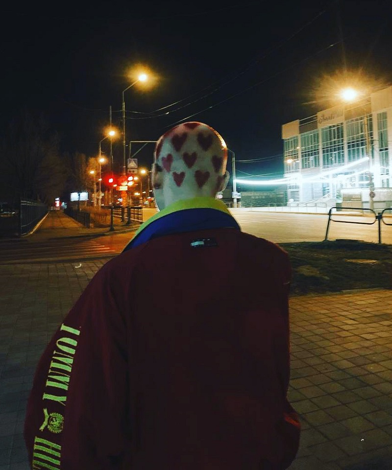 Необычная внешность не мешает Алексею Агапову делать очень серьёзную работу