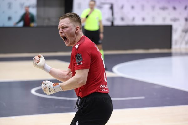 Волевую победу в серии пенальти одержали футзалисты «Торпедо»