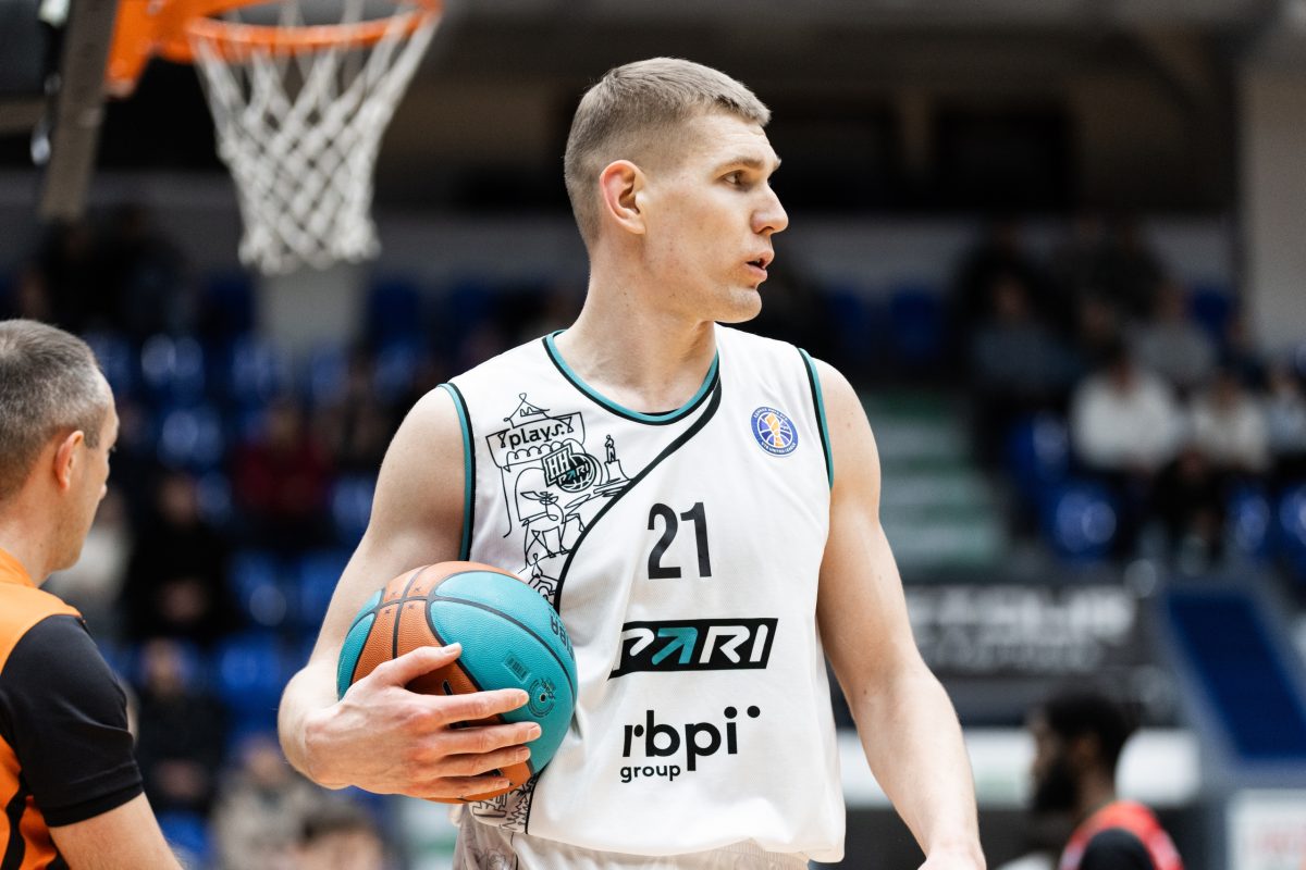 35 очков Кирилла Попова помогли БК «Пари НН» одолеть «Самару»