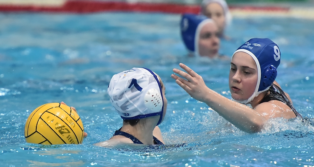 Ватерполистки «Буревестника» удерживают лидерство