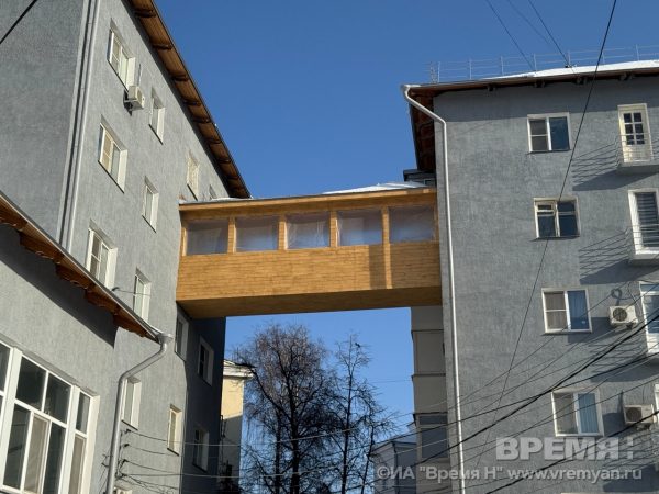 Ремонт продолжается в переходах между корпусами дома-коммуны на улице Пискунова