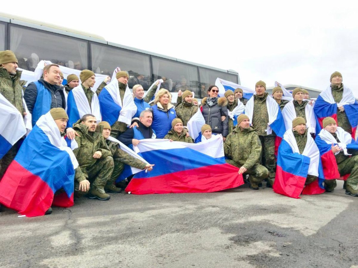 Еще двоих нижегородцев вернули домой из украинского плена