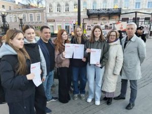 Акция «Дарю тепло» прошла в преддверии Всемирного дня театра в Нижнем Новгороде