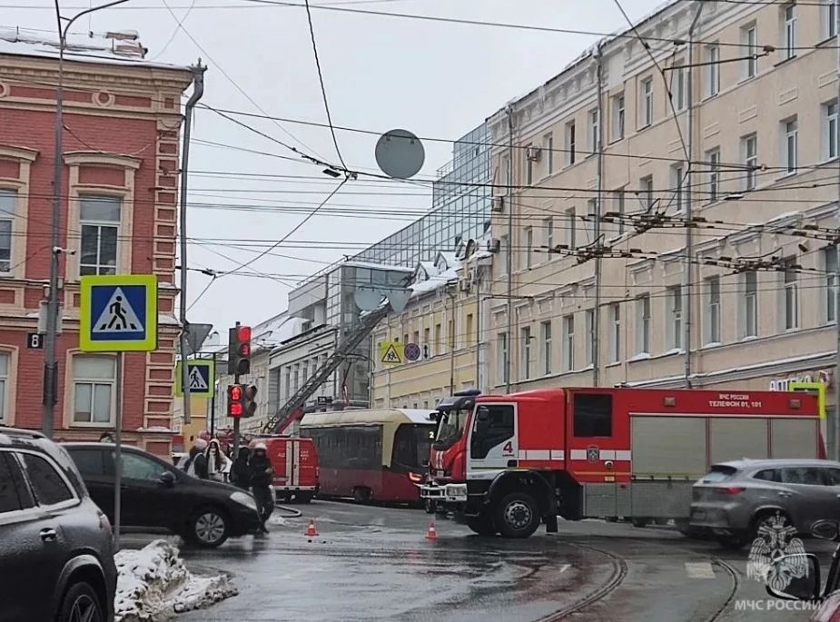 Двухэтажное здание загорелось в центре Нижнего Новгорода