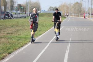 Систему обучения для езды на электросамокате предложили ввести в России