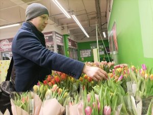 Цветочные магазины закрываются: куда уходят покупатели и во сколько обойдется букет к 8&nbsp;Марта&nbsp;