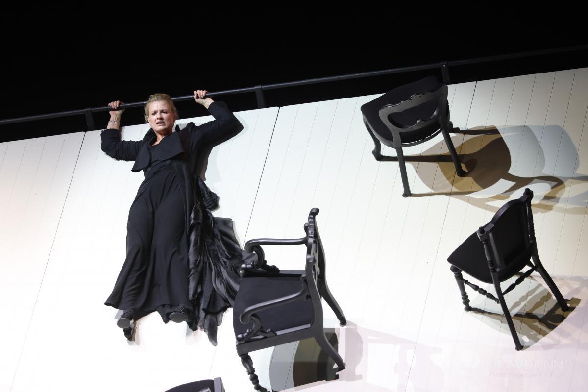 Спектакль «Каренина.Процесс». Театр Наций в ТЮЗе