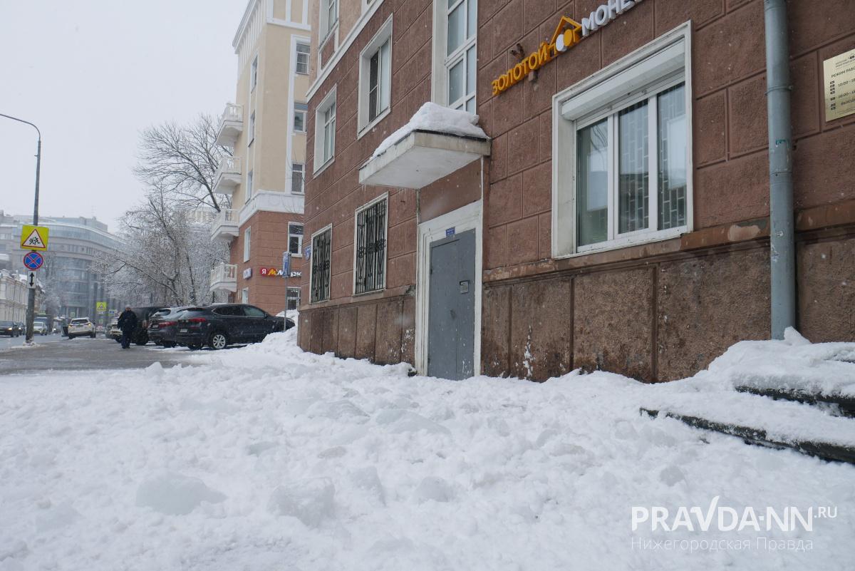 Без огороженной территории любой прохожий может попасть под снежную лавину