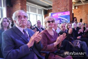 Александр Воложанин