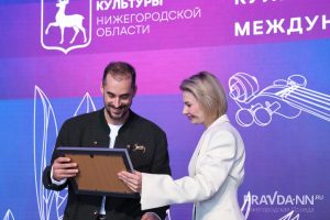 Александр Воложанин