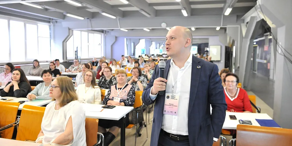 Фонд Олега Дерипаска организовал «Весеннюю школу учителей физики и математики»