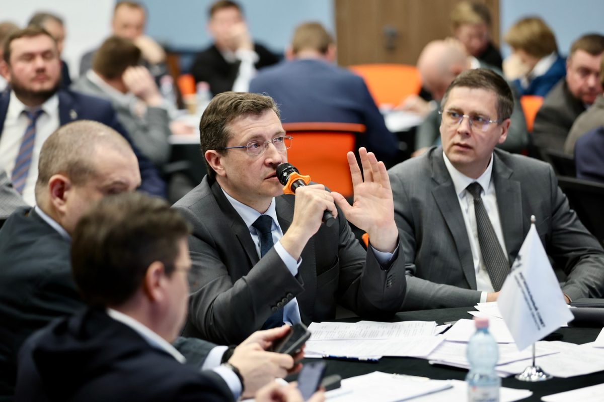 Глеб Никитин поручил создать «земельный банк» для многодетных и участников СВО