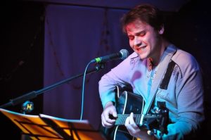 «Марсианское танго»: нижегородский музыкант написал песню о побеге с&nbsp;Земли