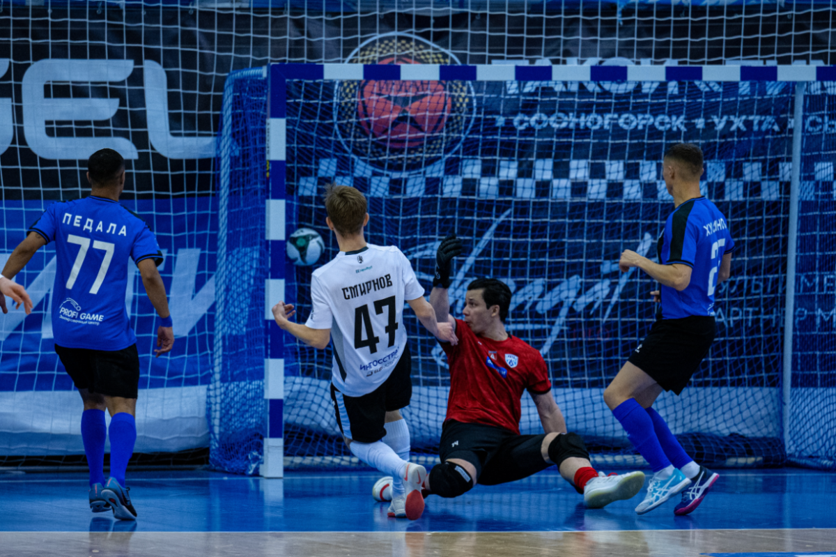 Футзалисты «Торпедо» одержали яркую победу над одним из лидеров суперлиги
