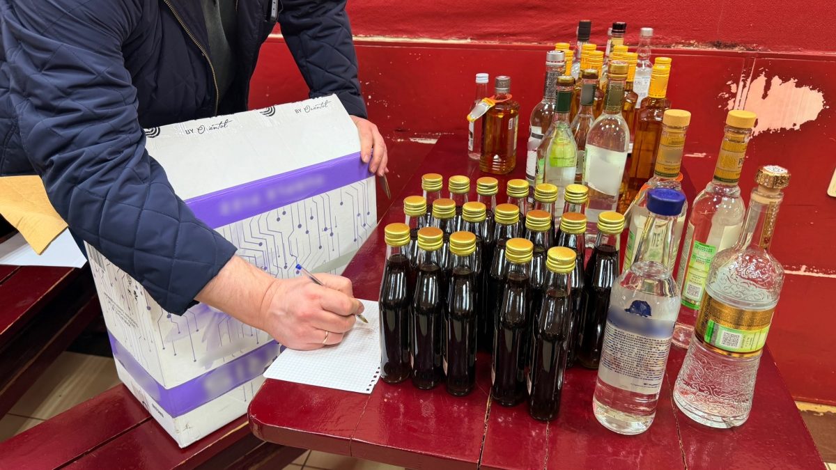 В Канавинском районе Нижнего Новгорода изъяли более 100 единиц алкоголя