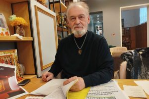 Художник Борис Холоденко создает уникальный триптих о нижегородском ополчении